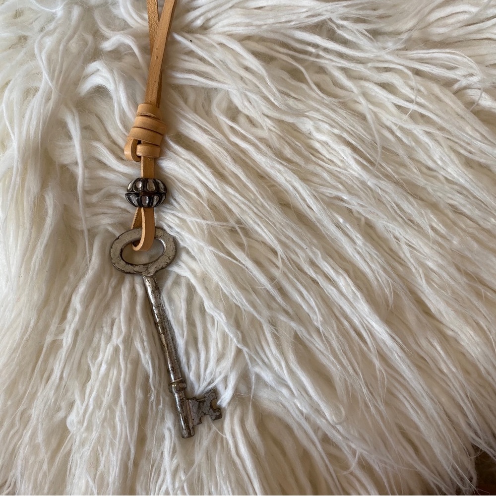 3 for $20 ✨Vintage Silver Key pendant statement necklace